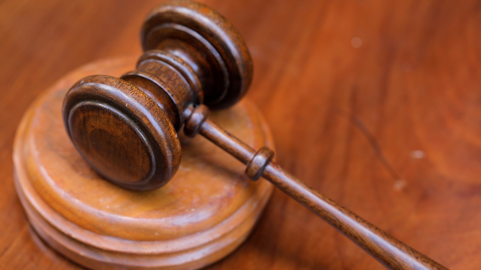 2020-08-18T233535Z_858203866_RC2NGI9F31X0_RTRMADP_3_USA-LEGAL_zmmsbi