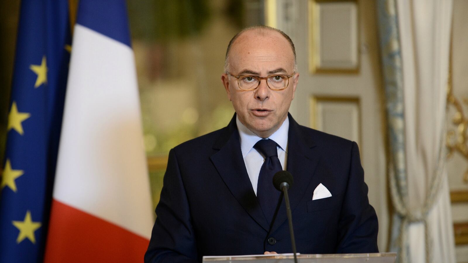 cheats/2016/11/21/france-thwarts-terror-attack-arrests-7/161121-France-anti-terror-cheat_d4gv5m