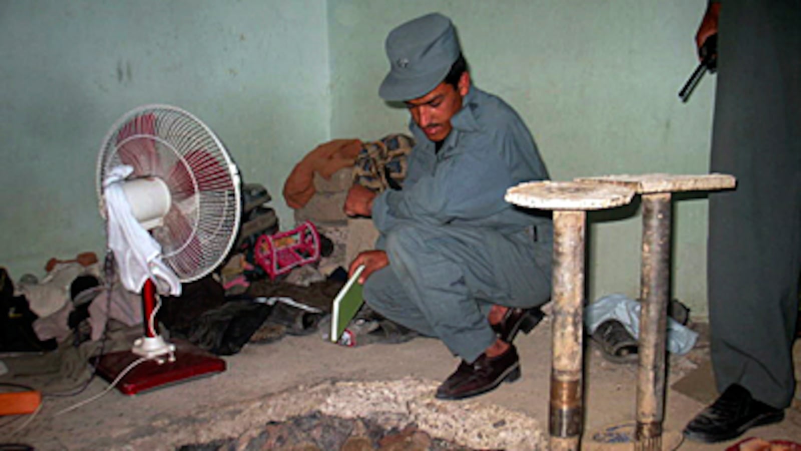 articles/2011/04/25/taliban-prison-break-freed-prisoners-tell-how-they-did-it/moreau-afghan-prison-escape_175710_vwkwwa
