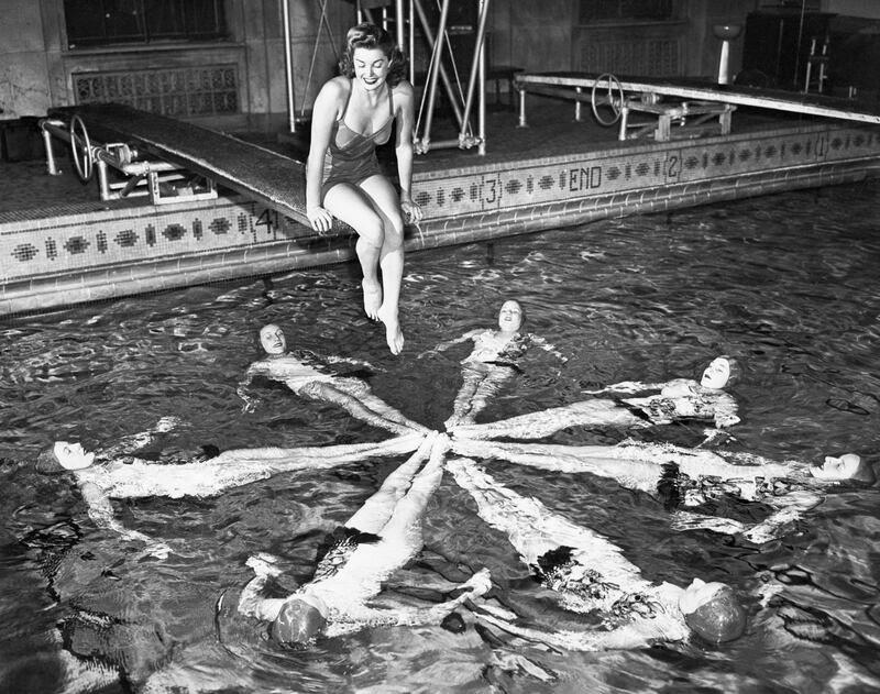 galleries/2013/06/06/esther-williams-best-bathing-suits-photos/130606-esther-williams-1948-01_vrncfn