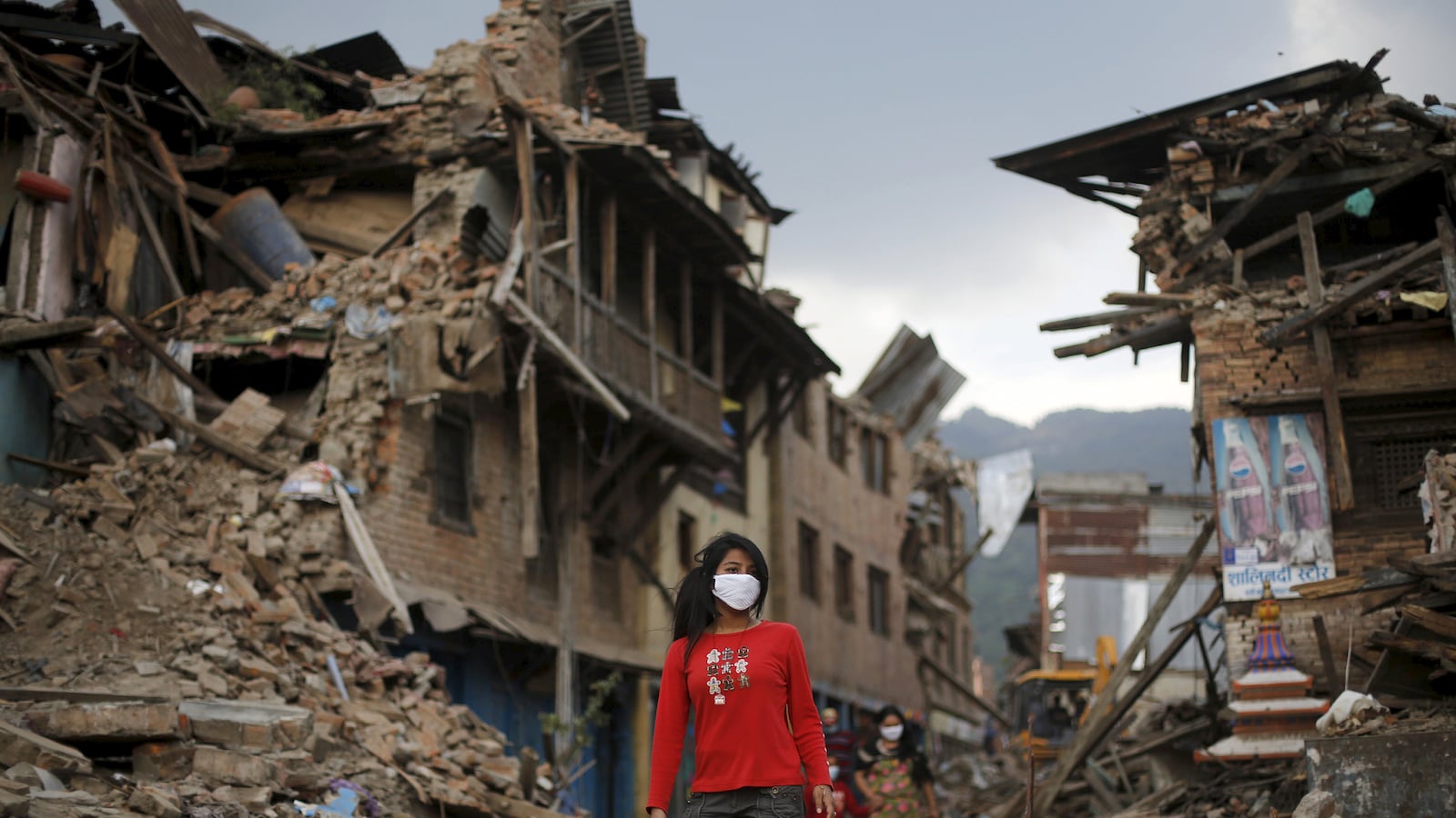 articles/2015/05/02/nepal-one-week-after-the-big-one/150502-lorch-nepal-earthquake-tease_rvdo61