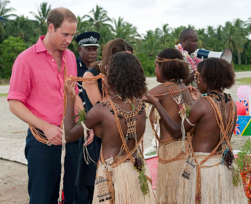 galleries/2012/09/22/the-best-of-prince-william-kate-s-jubilee-south-pacific-visit-photos/will-kate-tour-9_y4f5aj