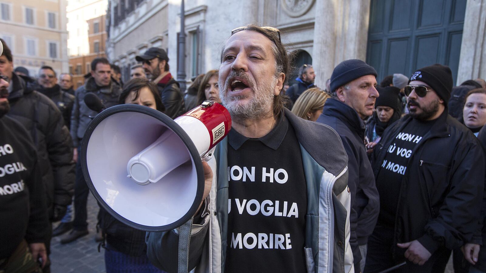 articles/2014/04/29/is-italy-s-most-famous-stem-cell-doc-a-quack-or-a-hero/140429-nadeau-stem-cell-tease_lihfjh