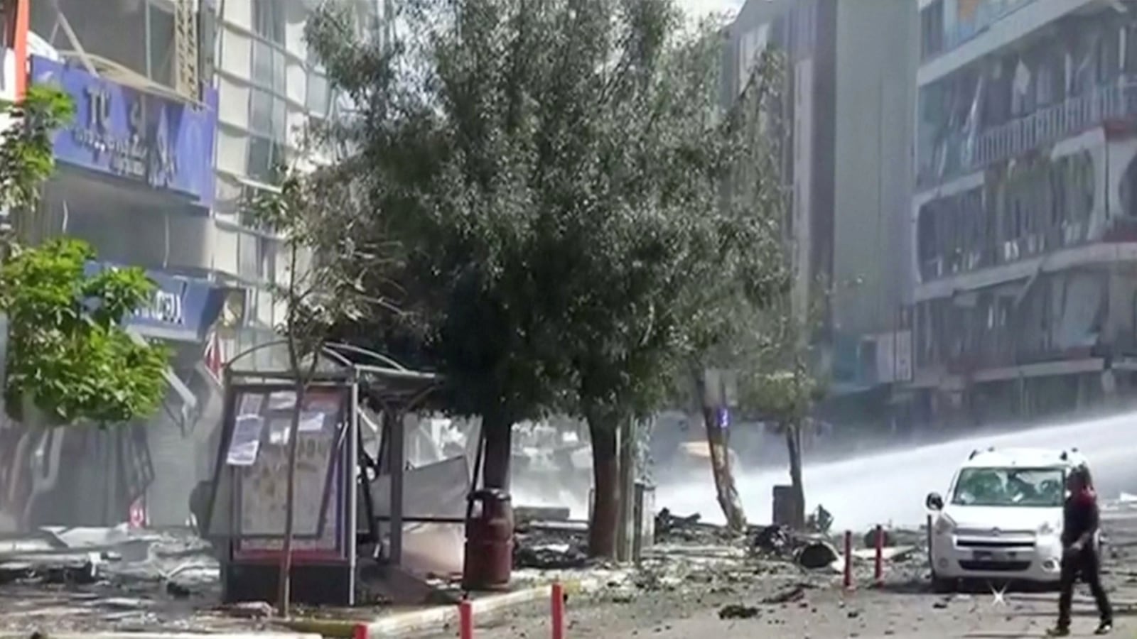 cheats/2016/09/21/u-s-considers-arming-kurds-against-isis/160916-kurds-turkey-cheat_got6uo