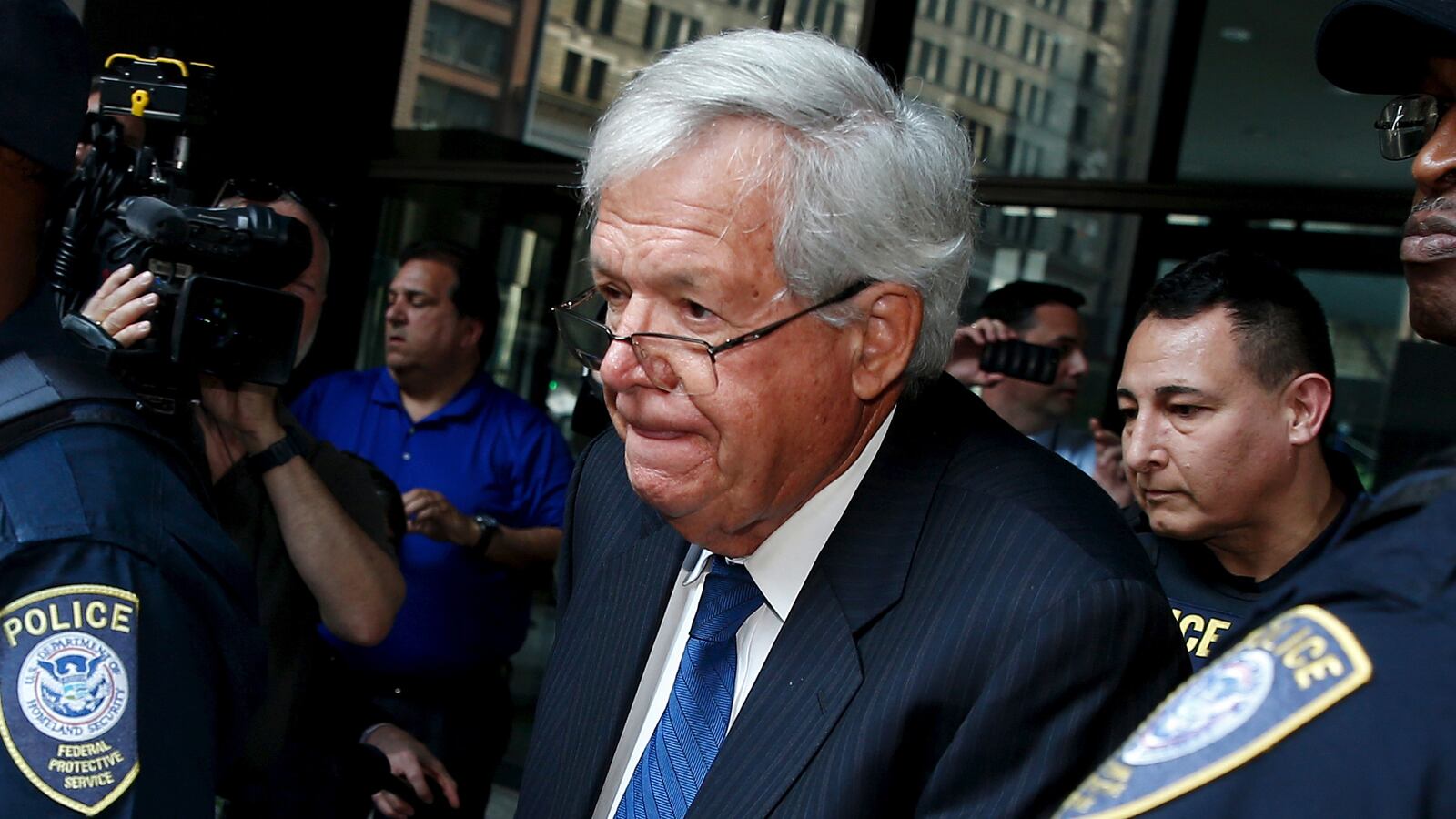 articles/2016/04/28/the-courage-of-scott-cross-and-the-cowardice-of-dennis-hastert/160427-daly-hastert-tease-2_w7j4fj
