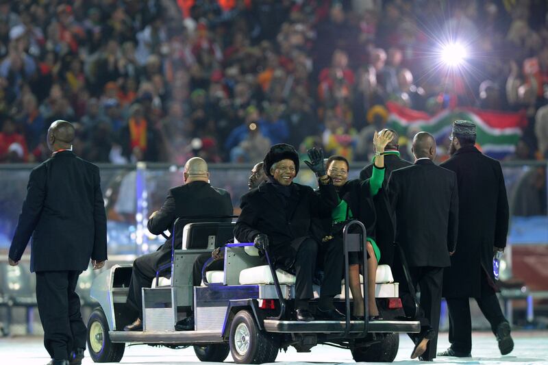 galleries/2013/12/05/nelson-mandela-s-life-in-photo/131205-mandela-1_lgvagp