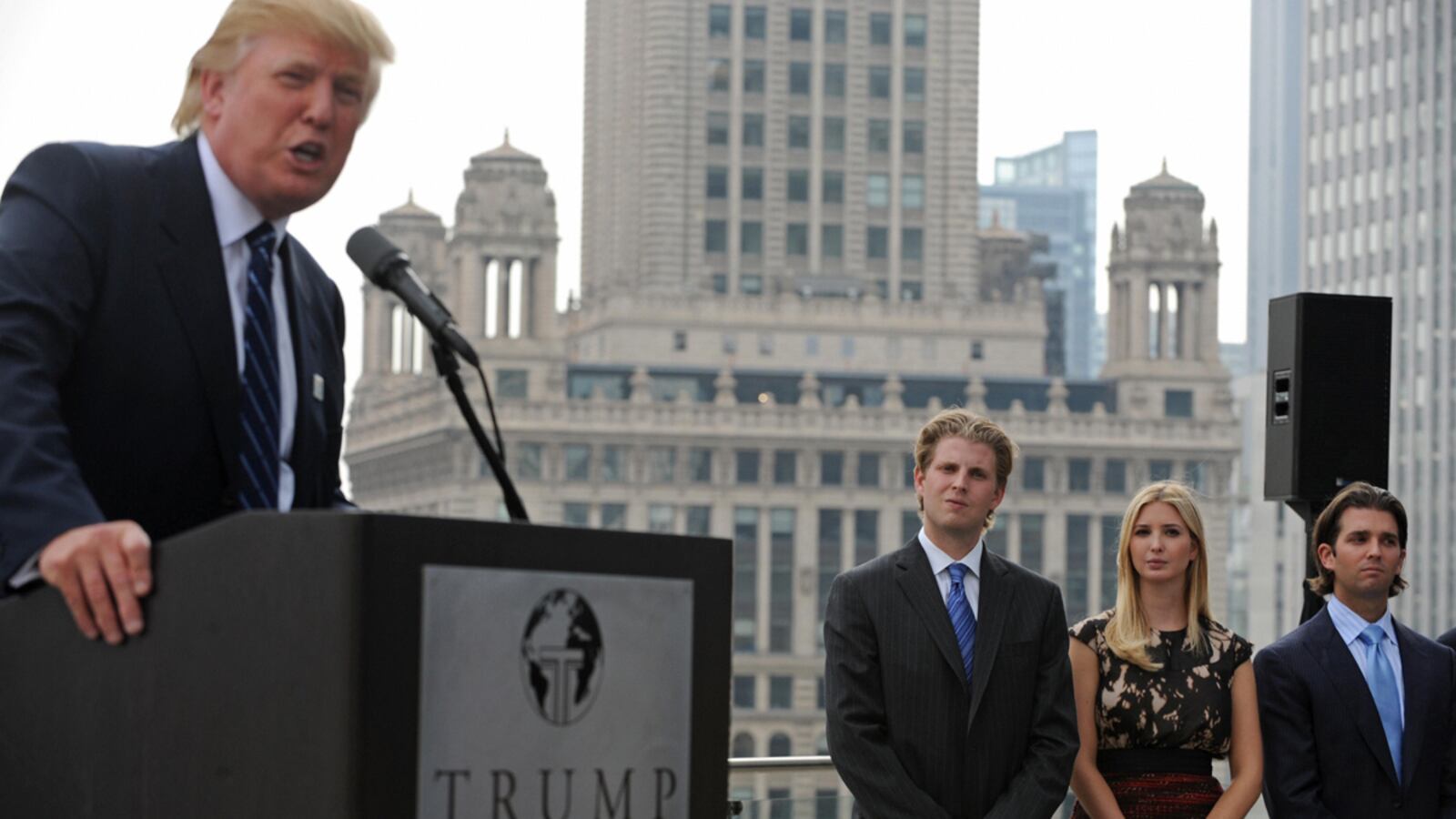 cheats/2016/03/14/trump-uses-foreign-labor-he-plans-to-ban/160314-trump-chicago-hotel-cheat_drs1wz
