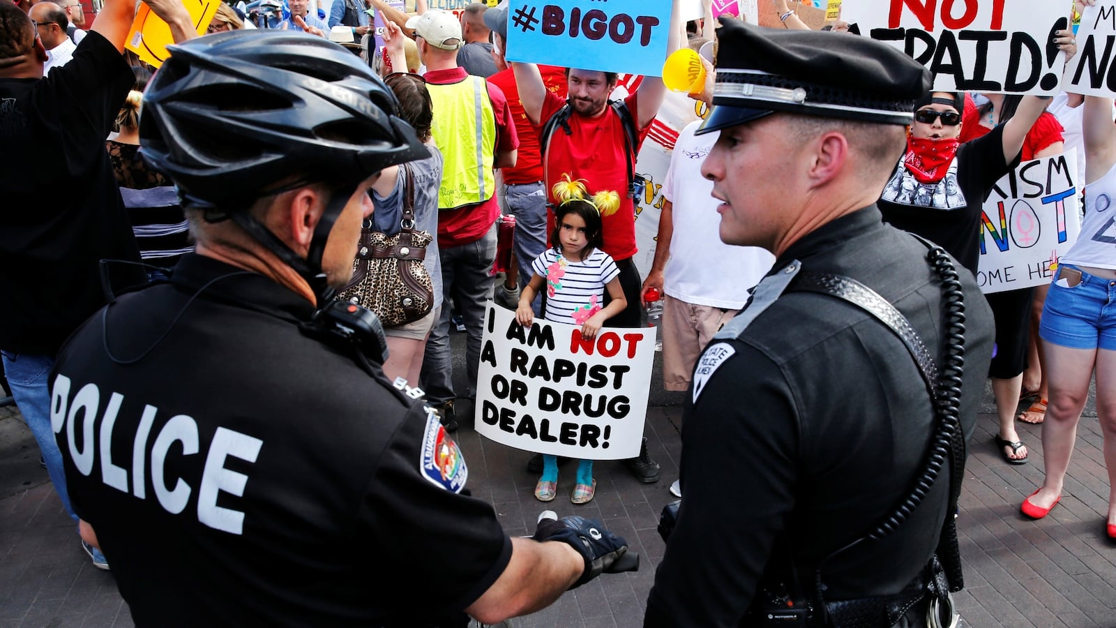 cheats/2016/05/27/1-arrest-outside-san-diego-trump-rally0/160527-trump-protests-san-diego-cheat_lsozon