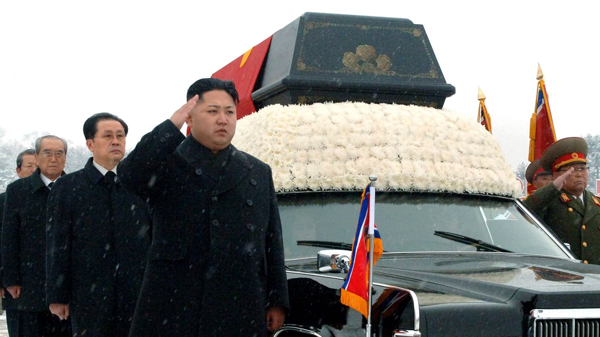 cheats/2011/12/29/north-korea-vows-no-change/kim-jong-un-change-cheat_nw1joc