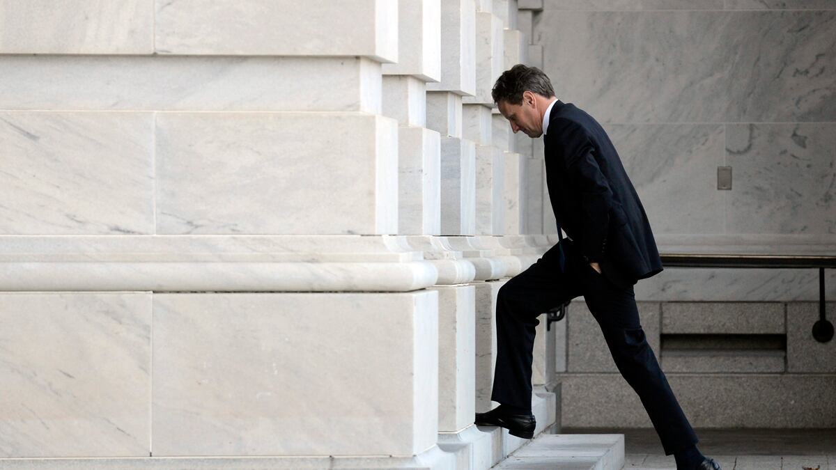 articles/2012/12/11/how-a-platinum-coin-could-solve-the-debt-ceiling-problem/zeitlin-ceiling-platinum-coin-tease-embed_wnkvm9