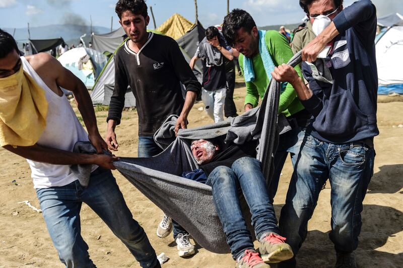 galleries/2016/04/11/migrants-clash-with-police-in-macedonia/160411-macedonia-migrants6_vp7hzo