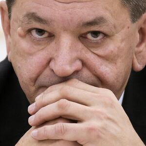 181121-hines-interpol-tease_tp6dmk