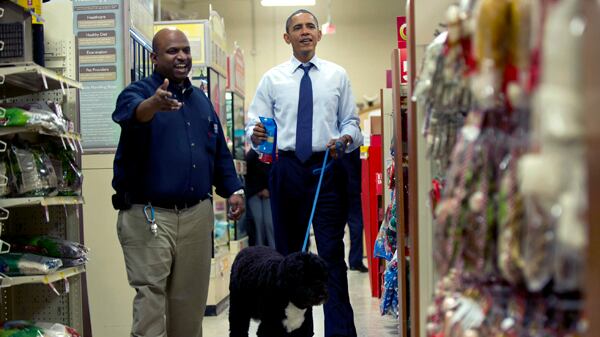 cheats/2011/12/25/white-house-denies-secret-bo-flight/obama-bo-fly-back-hawaii-cs_ijzrd7