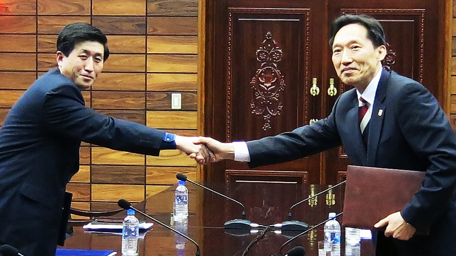 cheats/2014/02/11/n-and-s-korea-agree-to-rare-talk/140211-nkorea-skorea-cheat_kf8w4l