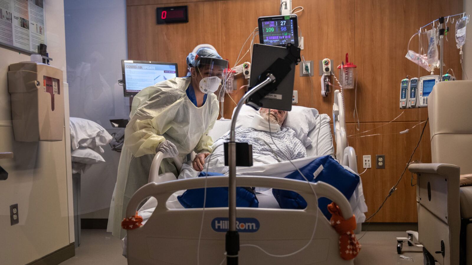 211216-hospital-video-call-hero_ggp8ja