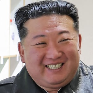 Kim Jong Un / Jeff Bezos