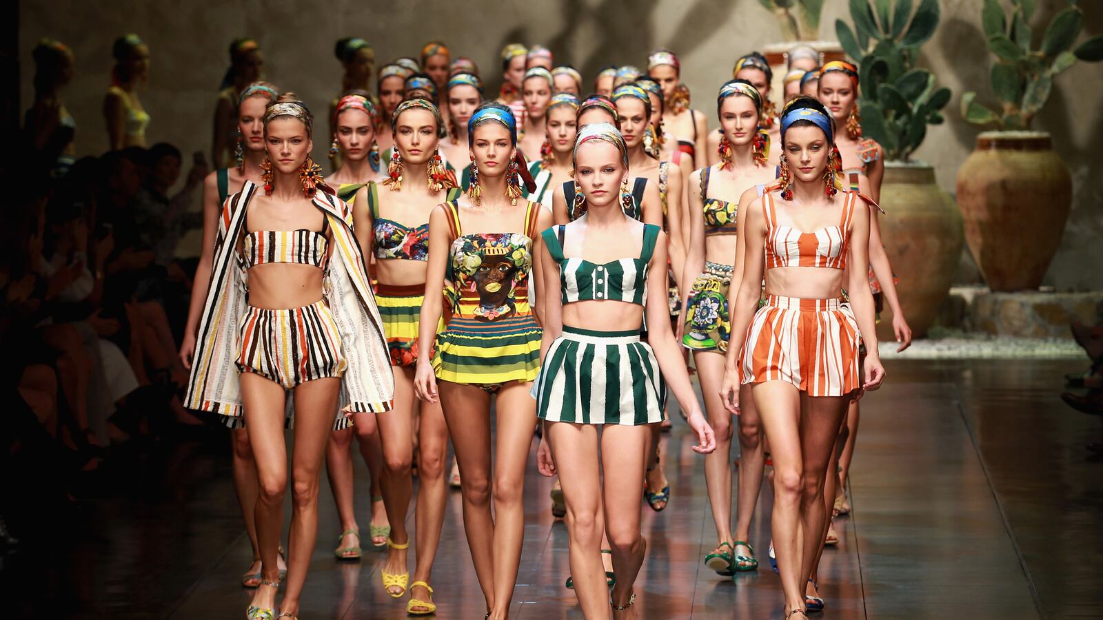 galleries/2012/09/24/dolce-gabbana-gucci-and-prada-the-best-of-the-milan-fashion-week-runway-photos/milan-wrap-dg_suc7ek