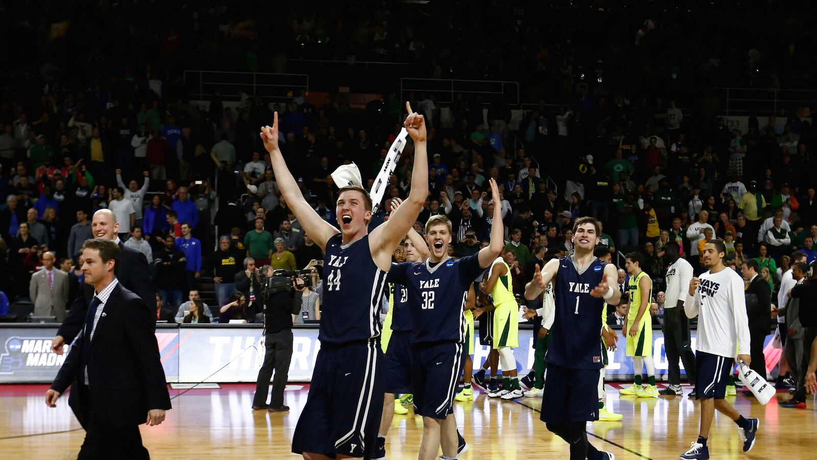 cheats/2016/03/17/yale-upsets-baylor-in-ncaa-tournament/160317-yale-cheat_pc1vaw