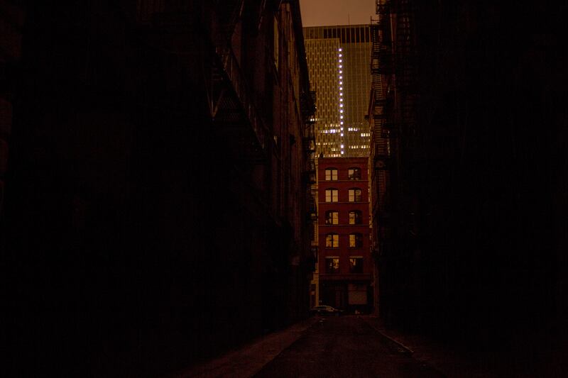 galleries/2012/11/03/manhattan-s-darkest-nights-sandy-s-aftermath-photos/powerless-manhattan-ben-baker-photos-07_xswfcu