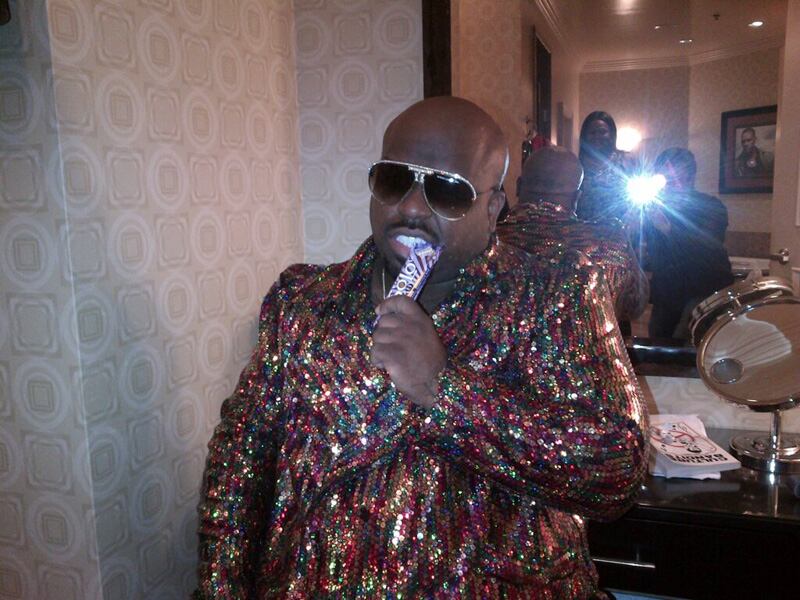 galleries/2013/03/24/zach-braff-wiz-khalifa-more-celebrity-twitter-pictures-photos/130224-twitpics-green_o1tqgb