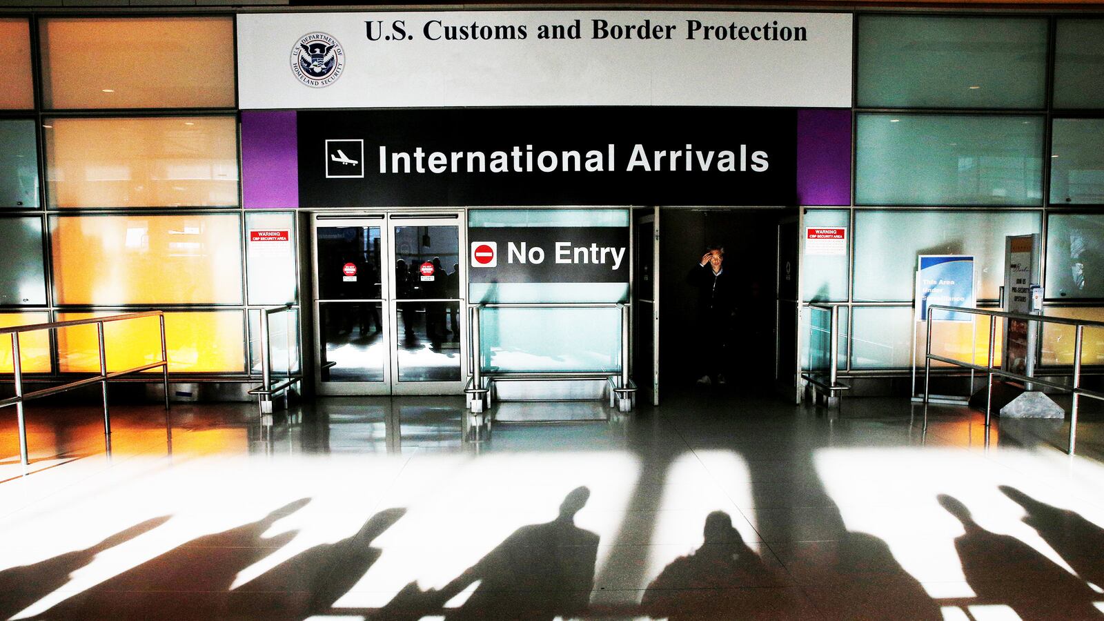 articles/2017/02/02/forced-by-trump-s-ban-to-face-isis-alone/170201-Mak-stories-stuck-tease_iy7y3k