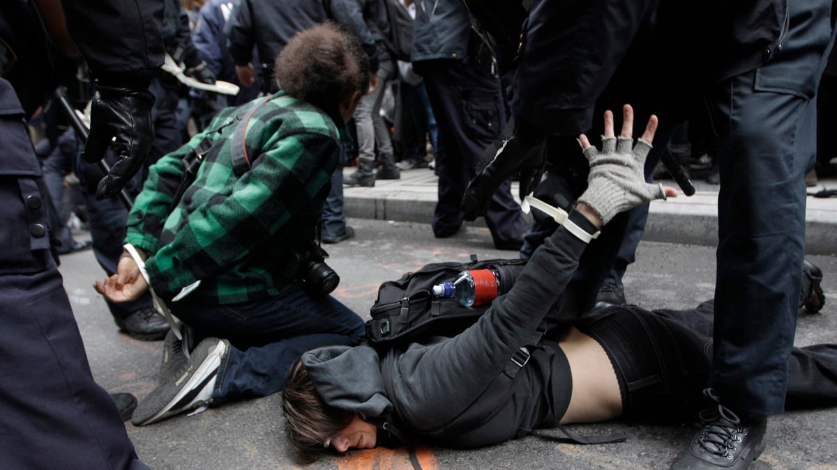 cheats/2011/12/06/congressman-wants-ows-investigation/occupy-wall-st-police-misconduct-cs_vriny9