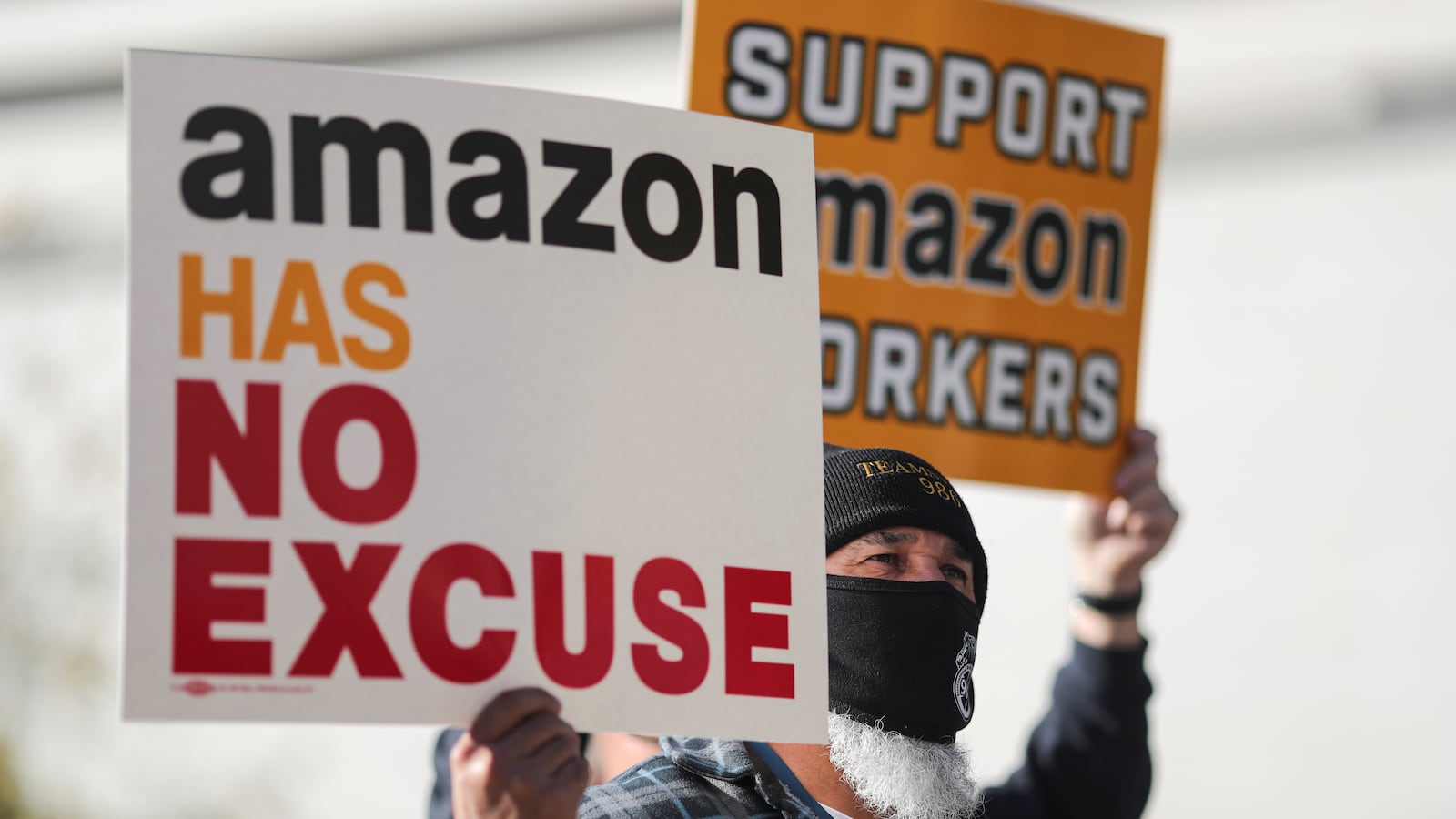 2021-03-22T164650Z_136973685_RC2GGM9VZLE6_RTRMADP_3_USA-AMAZON-LABOR_ajzz8l