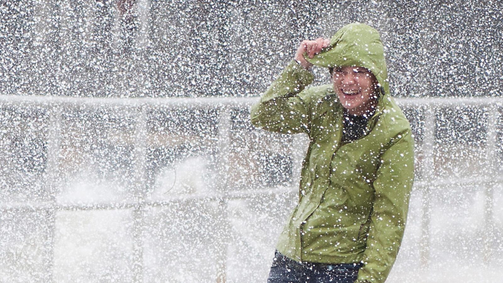 cheats/2012/06/25/debby-looms-off-florida/storm-debby-looms-florida-cheat_m0oo3r