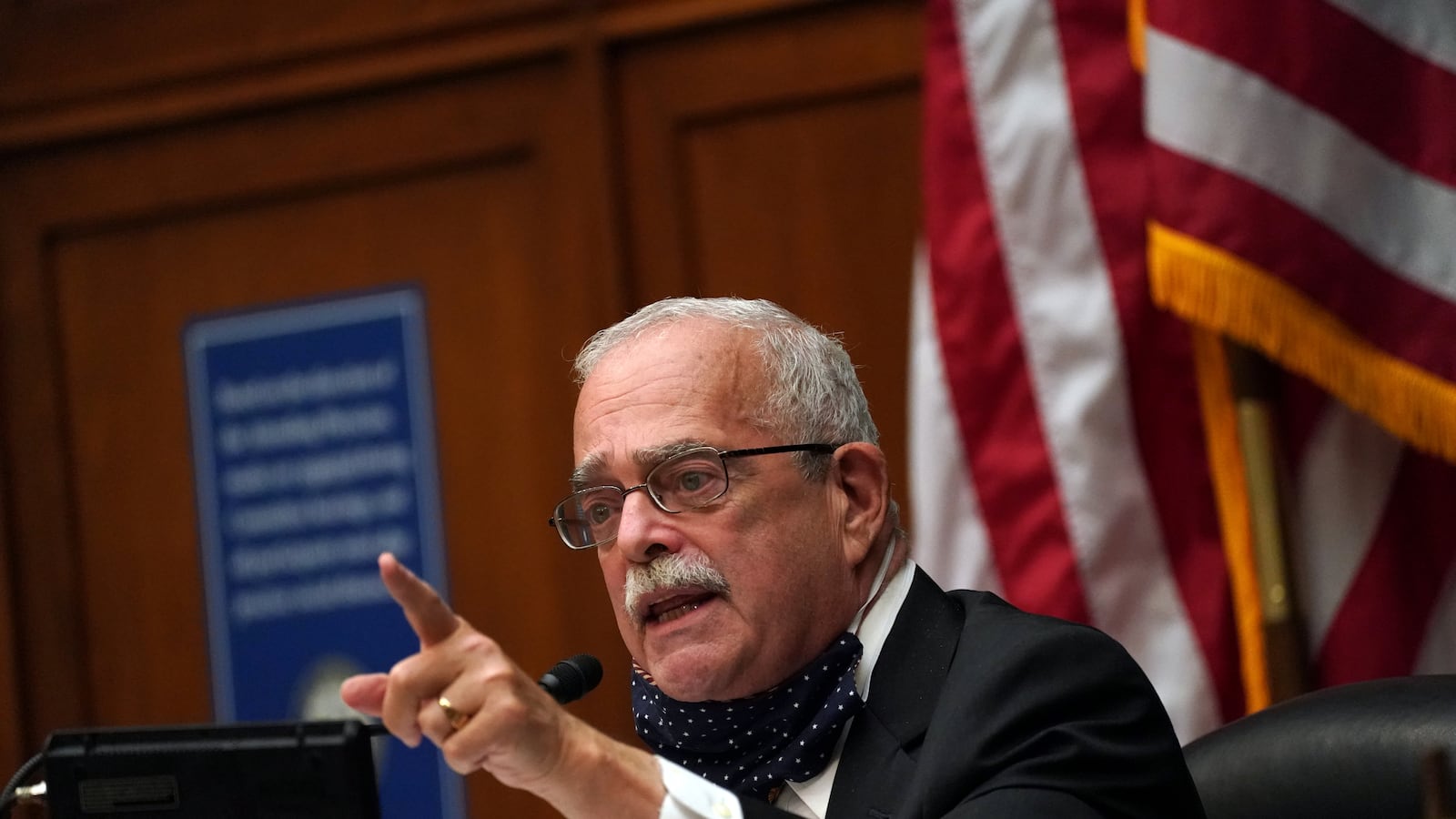 2020-10-07T171218Z_1843717739_RC2TDJ976W1J_RTRMADP_3_HEALTH-CORONAVIRUS-USA-IRS_bhegky