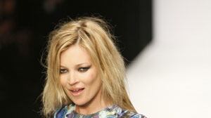 cheats/2010/02/28/kate-moss-preps-for-ballet/kate-moss-preps-for-ballet_iyuwms
