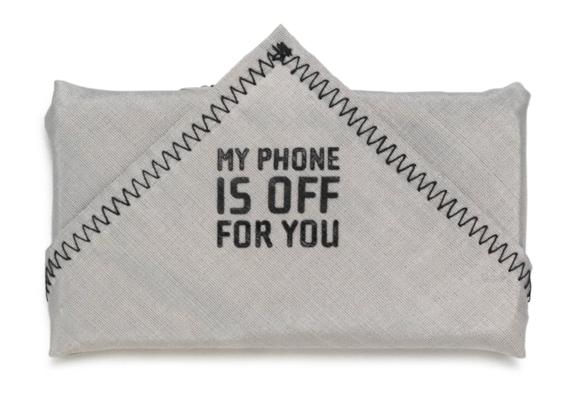 galleries/2012/12/06/2012-gift-guide-the-hipster-techie/guide-closed2560_yyrigo
