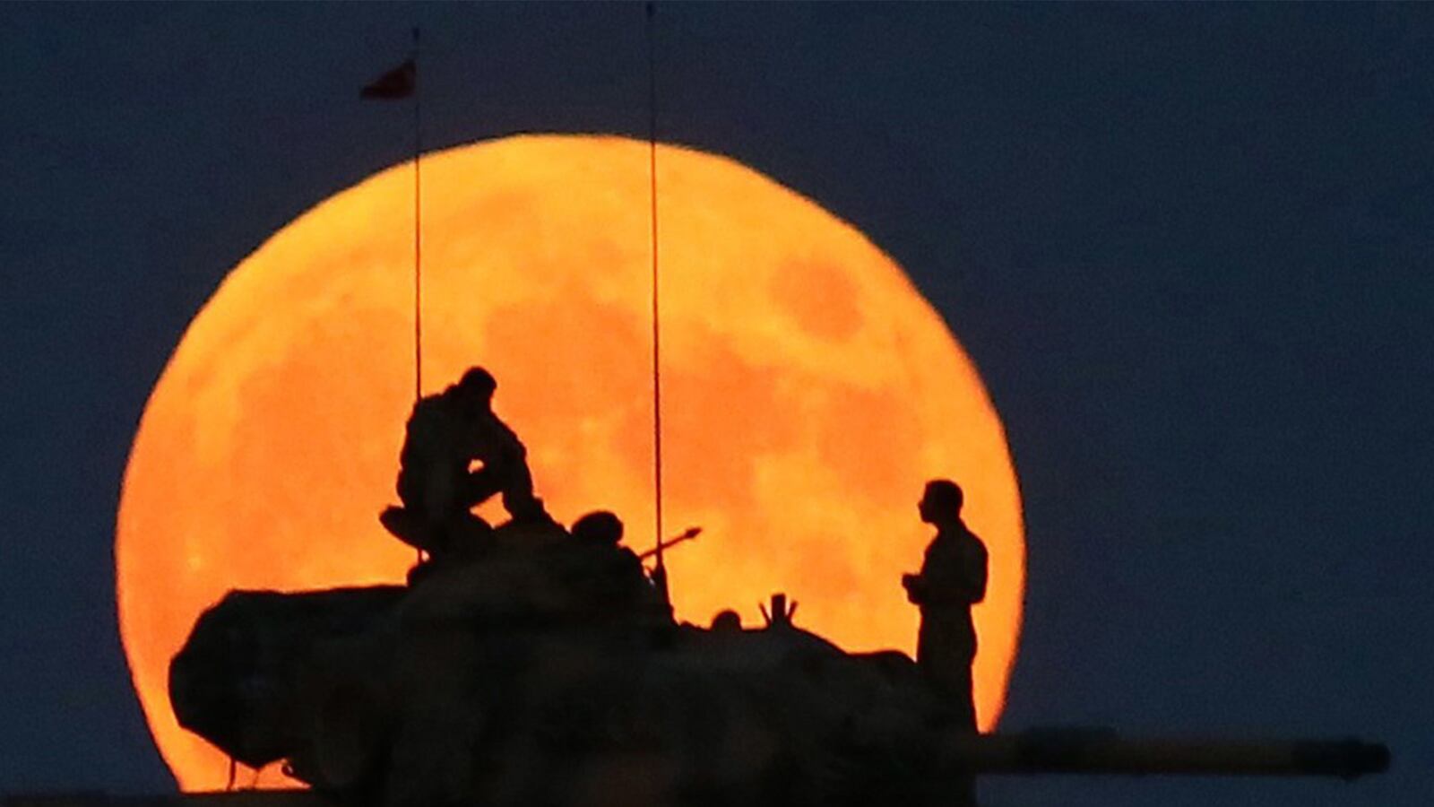 galleries/2014/10/11/week-in-photos-october-11-2014/141010-week-in-photos02_oogfnx