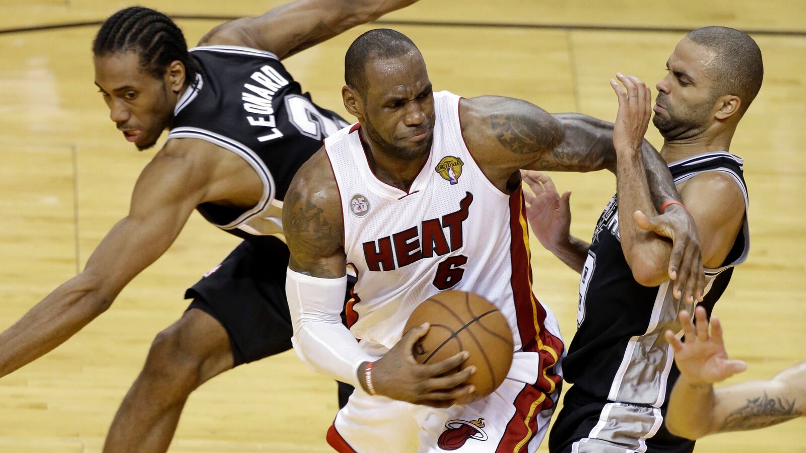 cheats/2013/06/19/miami-heat-down-spurs-in-overtime/130619-heat-cheat_p95oti
