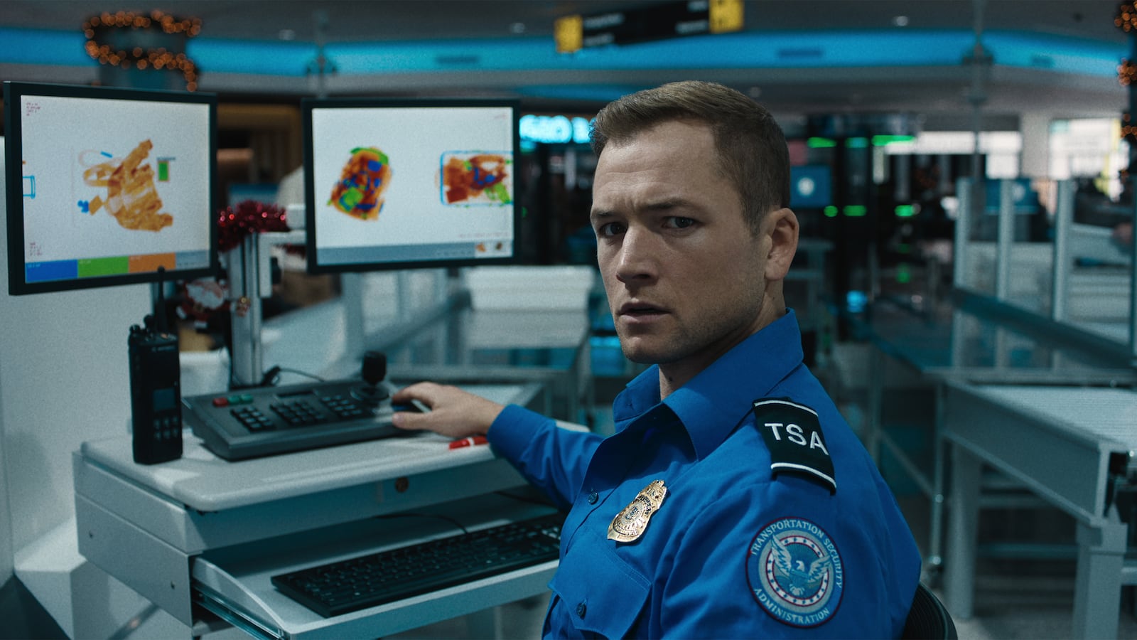 Taron Egerton as Ethan Kopek in Carry-On.