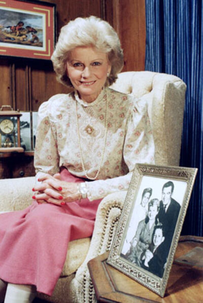 galleries/2010/12/17/rip-in-the-tmz/rip-2010---barbara-billingsley_zjbbdt