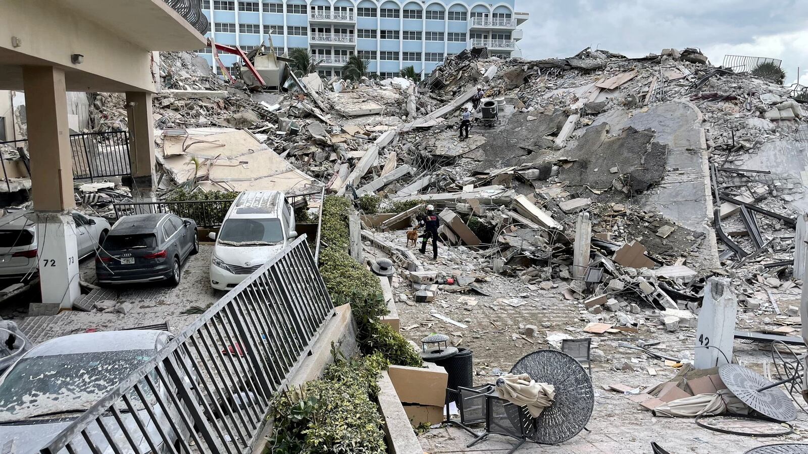 2021-06-24T181459Z_584518577_RC237O9K4EXU_RTRMADP_3_MIAMI-BUILDING_j732ym