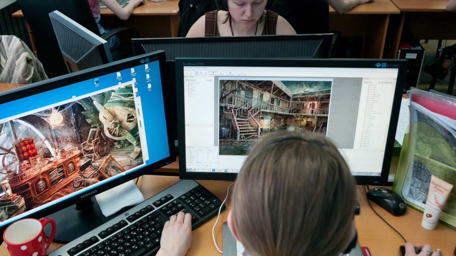 articles/2012/07/08/in-putin-s-russia-the-walls-still-have-ears/russia-workplace-spying-nemstova_fnj7ox