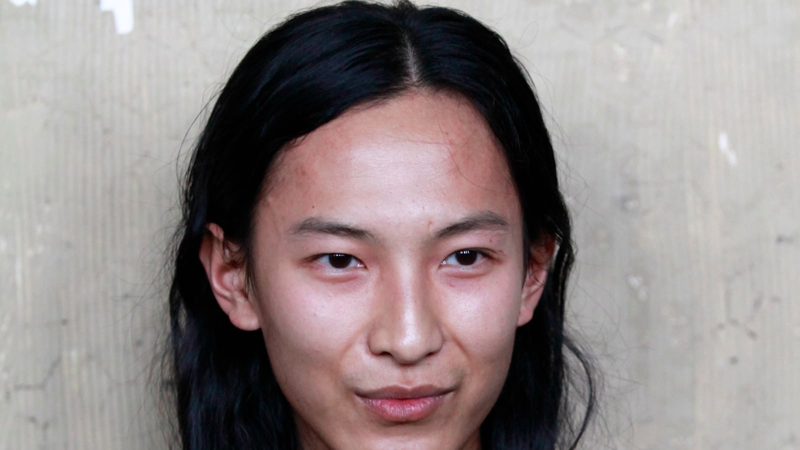 articles/2013/12/26/happy-30th-birthday-alexander-wang/131223-alexander-wang-tease_tlj9hf