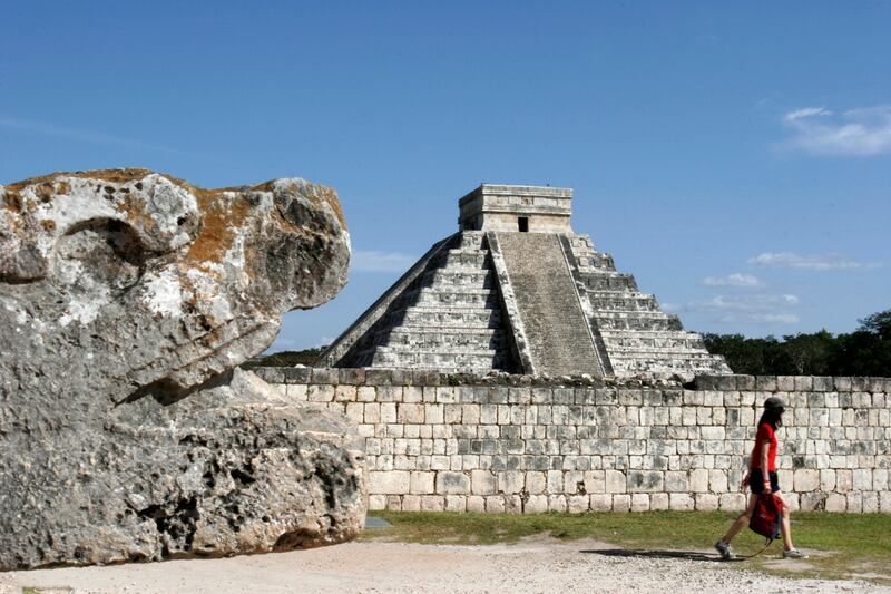 galleries/2011/10/06/mexico-travel-destinations-photos/mexico-travel-chichen-itza_bj9ga4