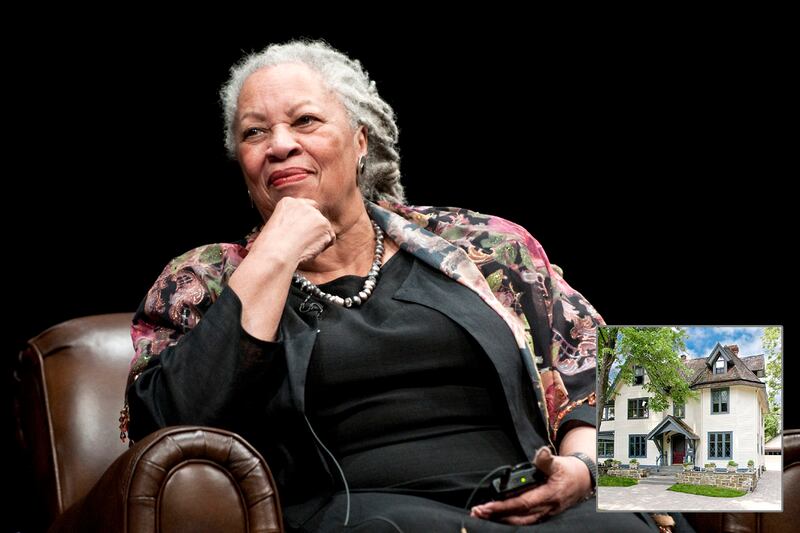 galleries/2012/02/26/ernest-hemingway-slept-here-10-big-authors-houses-for-sale-photos/07-Toni-Morrison-PRINCETON_NJ-inset_ftcwjf