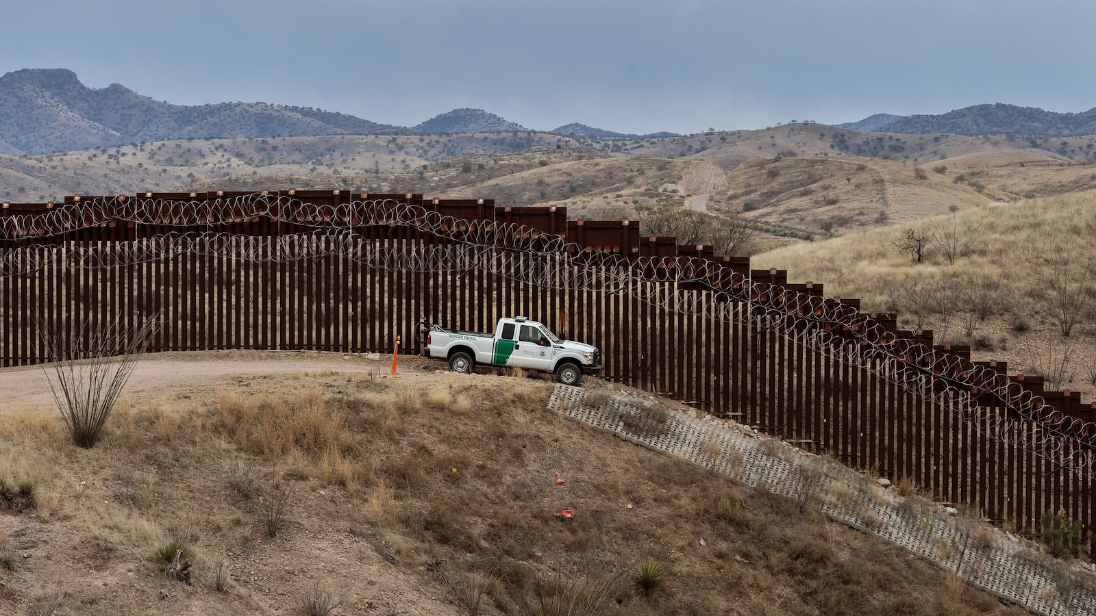 210307-navarrette-border-wall-tease_uwxljt