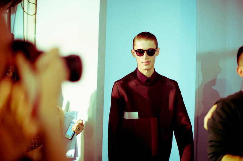 galleries/2013/07/01/backstage-at-men-s-fashion-week-in-paris-and-milan-spring-summer-2014-photos/130630-backstage-fashion-dior-homme2_dcahko