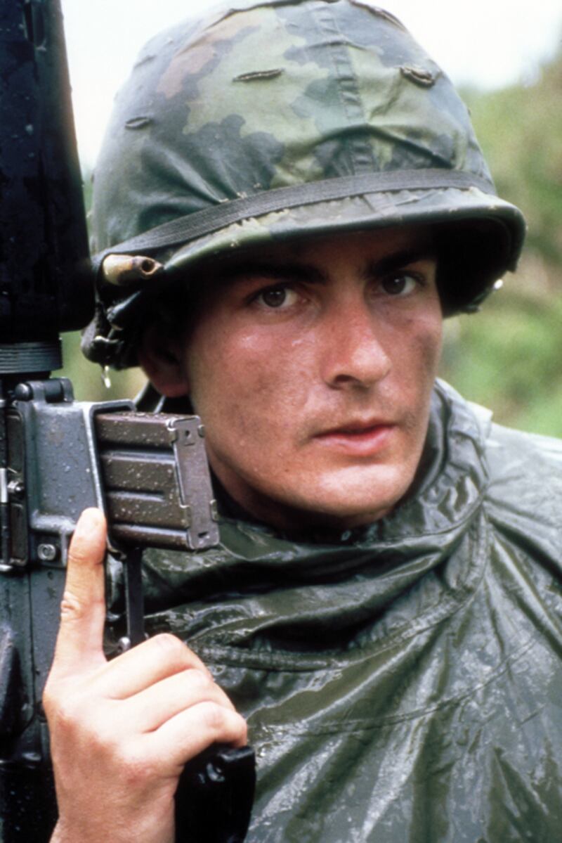galleries/2010/10/26/charlie-sheen-s-self-help-manual/charlie-sheen---platoon_wg307o