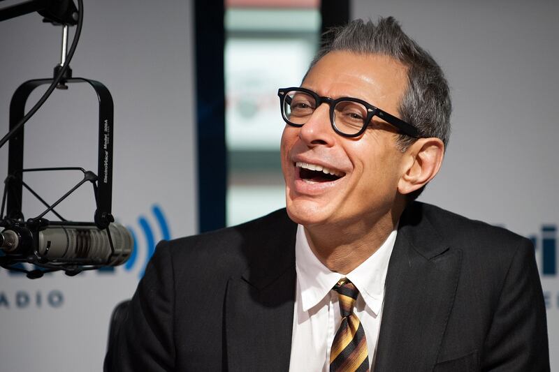 articles/2012/11/08/jeff-goldblum-on-theresa-rebeck-s-seminar-celebrity-death-hoaxes-more/jeff-goldblum-munoz-tease_vvqiee