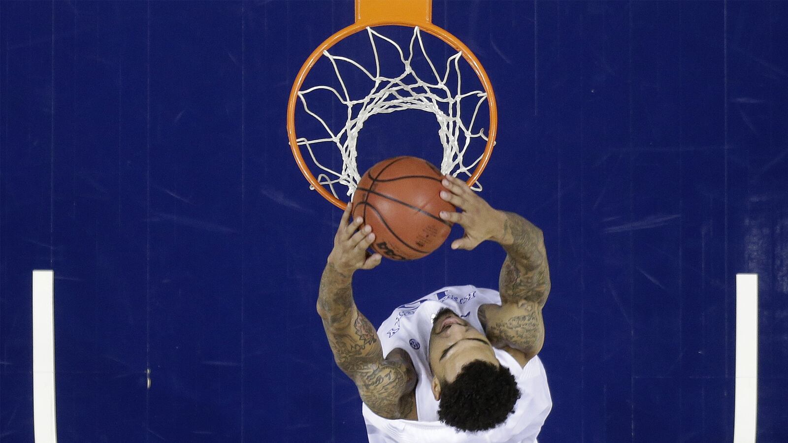 articles/2015/03/19/your-march-madness-guide-teams-to-know-other-than-kentucky/150319-weidy-ncaa-watch-tease_e91tzz