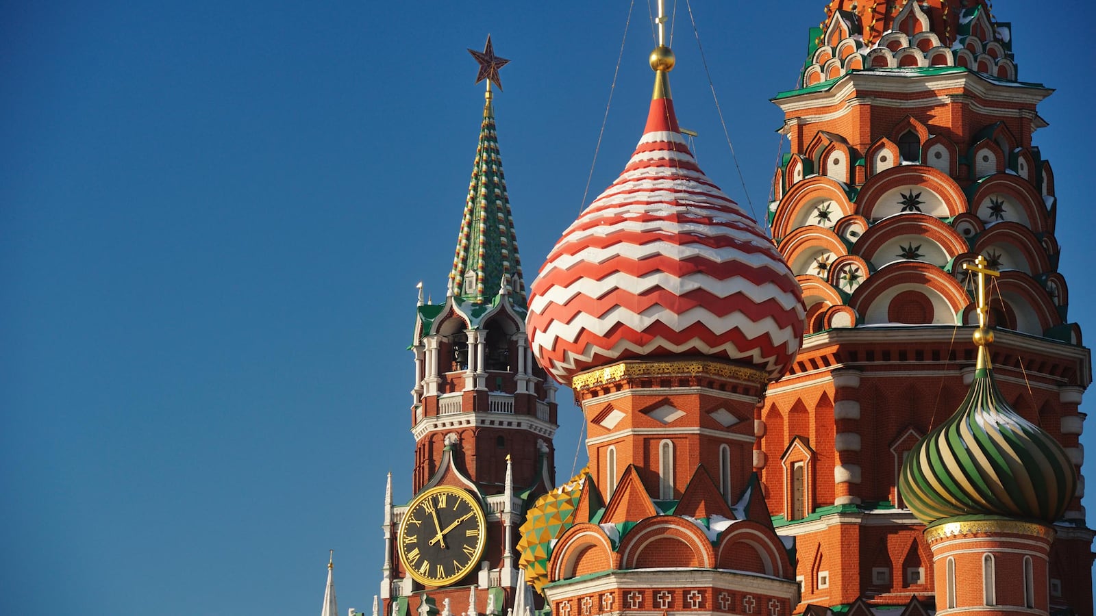 180612-anna-moscow-tease_gpla2z