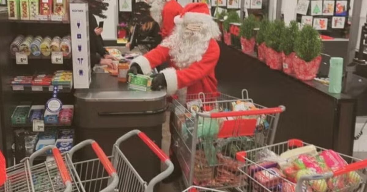 Gang of Santas Robs Grocery Store to Give Food to the Needy