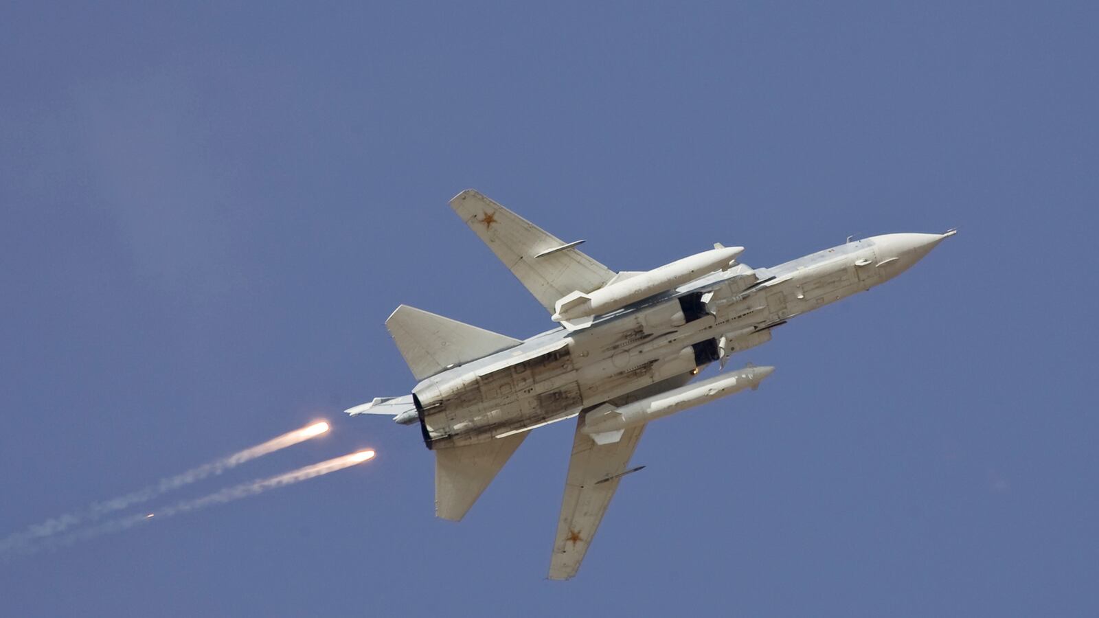 cheats/2016/04/13/russians-simulated-attack-on-u-s-ship/160413-russia-jets-cheat_zyok7m