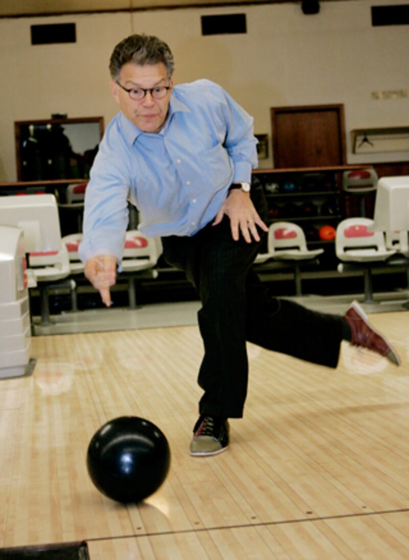 galleries/2010/02/16/politicians-bowling/politicians-bowling---franken_kductf