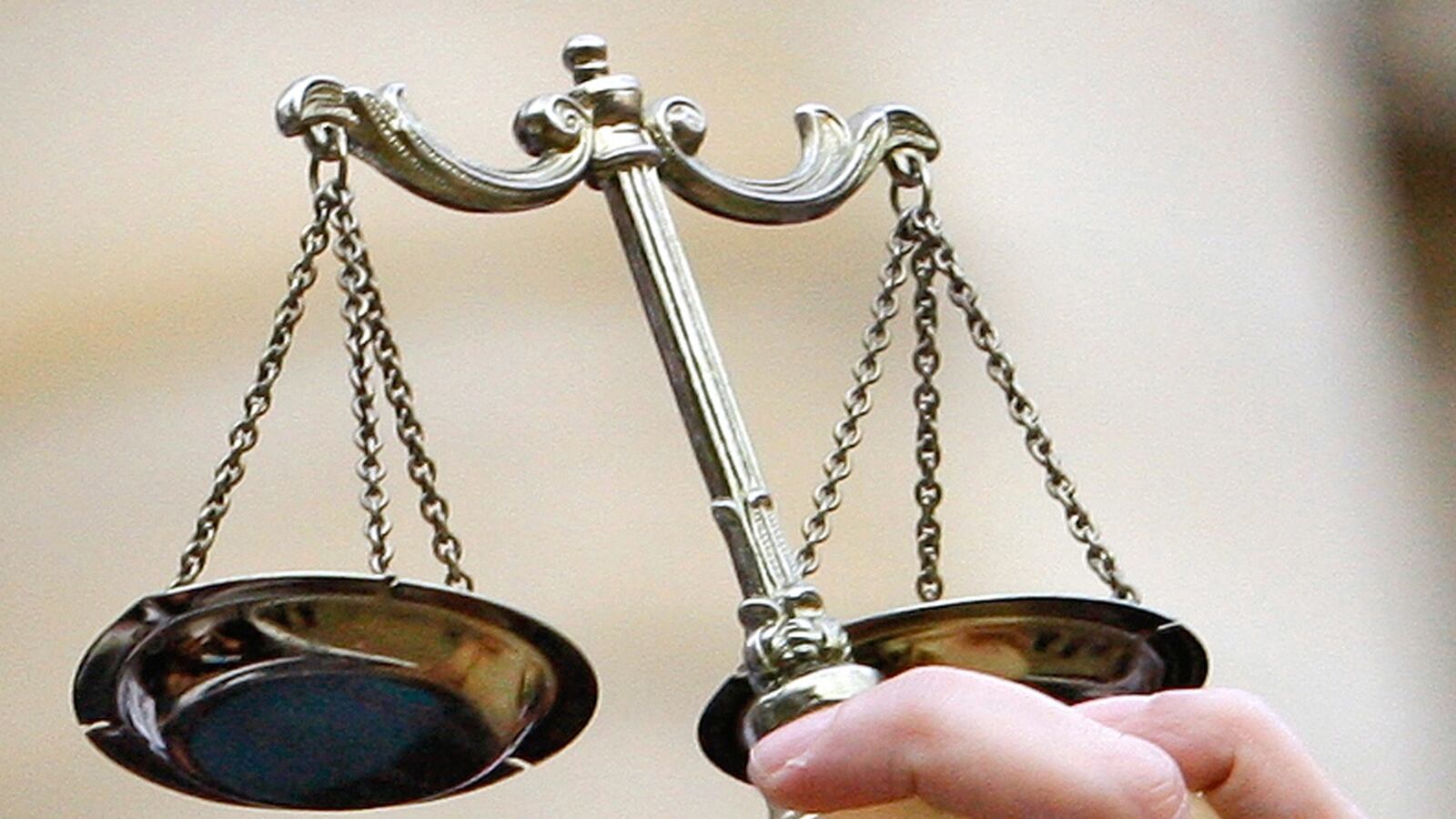 cheats/2013/06/23/ex-interns-sue-gawker/130623-gawker-cheat_arycxv